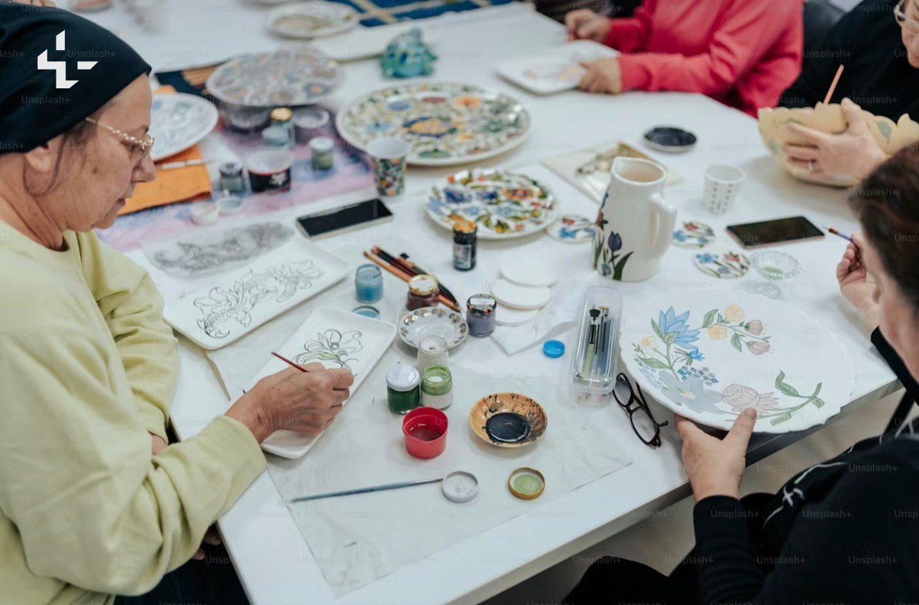 Peinture sur céramique en groupe